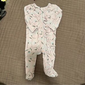 Caden Lane Ruffle Bottom